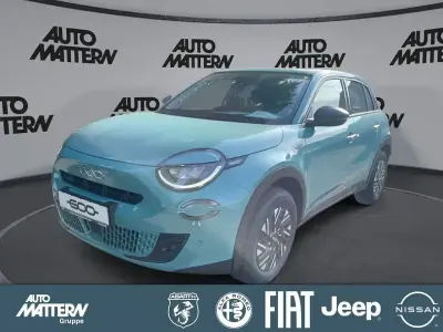 Neu Fiat 600 101 PS (74 kW) 2026 Blau SUV
