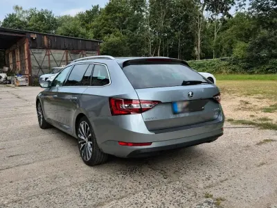 Gebraucht Skoda Superb LAURIN & KLEMENT 190 PS (139 kW) 2016 Kombi