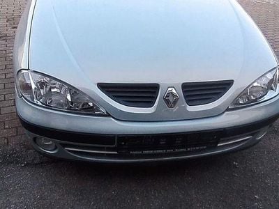Gebraucht Renault Mégane II 95 PS (69 kW) 2002 Silber Limousine