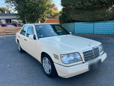 Gebraucht Mercedes E250 113 PS (83 kW) 1994 Beige Limousine