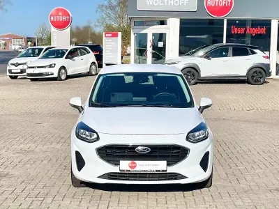 Gebraucht Ford Fiesta Cool & Connect 75 PS (55 kW) 2023 Frostweiß Kleinwagen