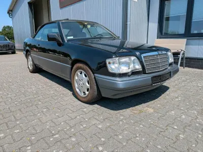 Gebraucht Mercedes E320 220 PS (161 kW) 1995 Schwarz Cabrio