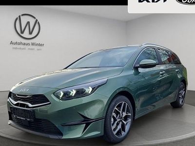 Neu Kia Ceed Sportswagon Spirit 140 PS (102 kW) 2025 Grün Kombi