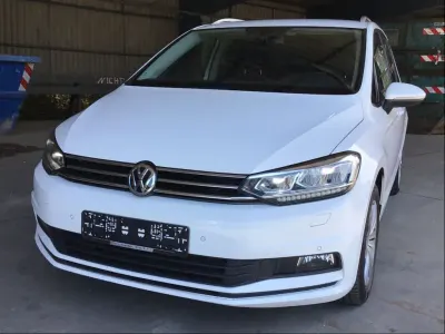 Gebraucht VW Touran United 150 PS (110 kW) 2020 Weiß Van / Kleinbus
