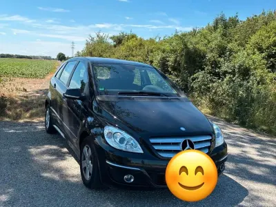 Gebraucht Mercedes B180 116 PS (85 kW) 2009 Schwarz Van / Kleinbus