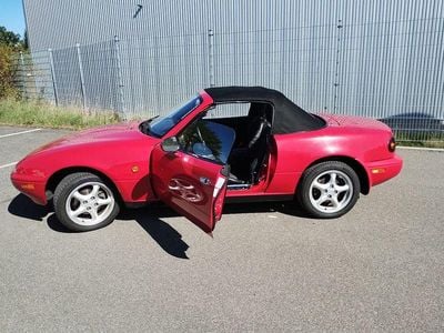 Usata Mazda MX5 90 CV (66 kW) 1997 Rosso Cabrio