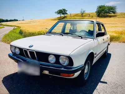 Używany BMW 518 90 KM (66 kW) 1981 Biały Sedan/Limuzyna