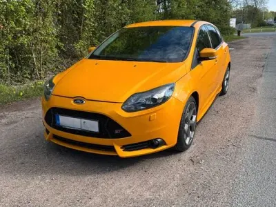 Gebraucht Ford Focus ST 250 PS (183 kW) 2014 Gelb Limousine