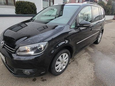 Gebraucht VW Touran Highline 140 PS (102 kW) 2015 Schwarz Van / Kleinbus