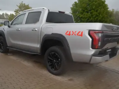 Neu Foton 4 159 PS (116 kW) 2026 Silber SUV