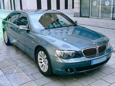 Gebraucht BMW 760L 445 PS (327 kW) 2007 Blau Limousine