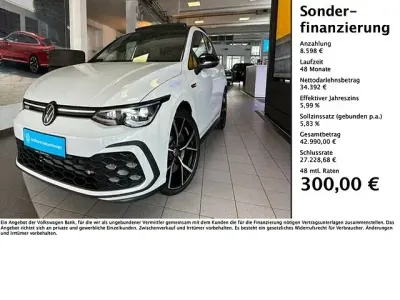 Gebraucht VW Golf VIII GTI 245 PS (180 kW) 2023 Oryxweiß perlmutteffekt Limousine