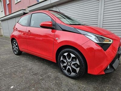 Gebraucht Toyota Aygo x-sky 72 PS (52 kW) 2019 Rot Kleinwagen