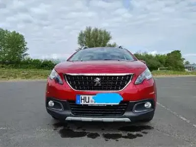 Gebraucht Peugeot 2008 Allure 131 PS (96 kW) 2017 Rot SUV