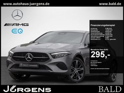 Gebraucht Mercedes A250 Advanced 163 PS (119 kW) 2024 Mountain grey metallic Limousine