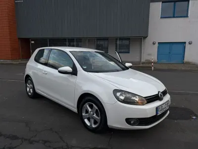Gebraucht VW Golf VI Comfortline 109 PS (80 kW) 2009 Weiß Kleinwagen