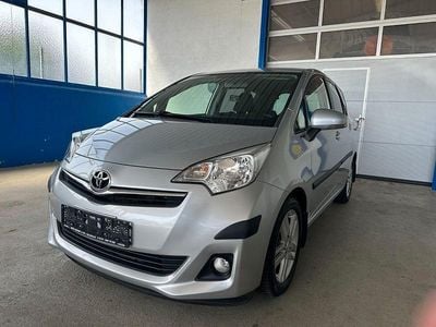 Second-hand Toyota Verso-S Club 99 CP (72 kW) 2011 Argintiu Monovolum