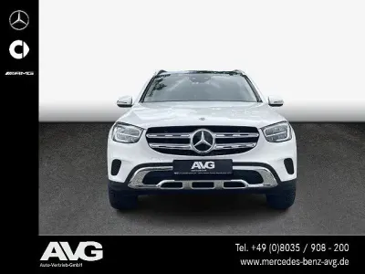 Używany Mercedes GLC200 197 KM (144 kW) 2020 Biały SUV
