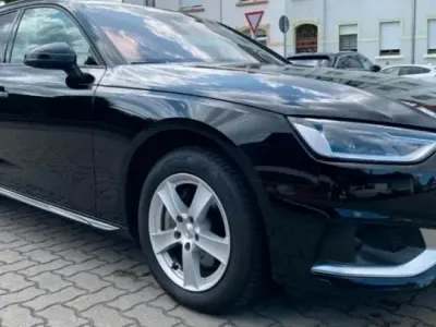 Gebraucht Audi A4 163 PS (119 kW) 2022 Schwarz Kombi