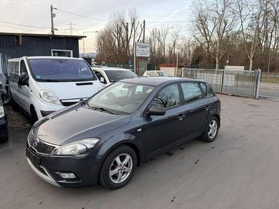 Gebraucht Kia Ceed Attract 109 PS (80 kW) 2011 Grau Kleinwagen
