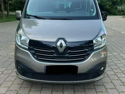Gebraucht Renault Trafic 145 PS (106 kW) 2017 Braun Van / Kleinbus