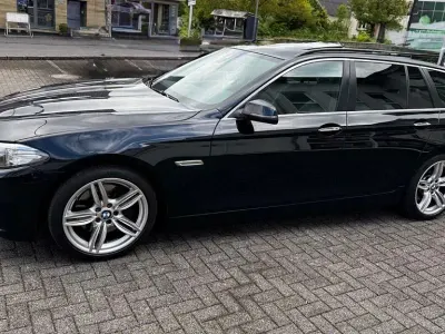 Gebraucht BMW 525 Luxury Line 218 PS (160 kW) 2015 Schwarz Kombi