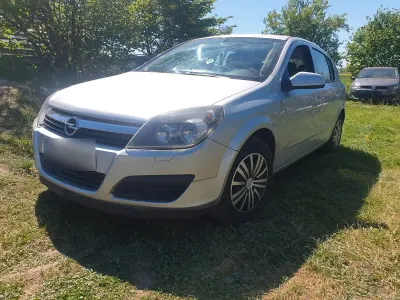 Używany Opel Astra 105 KM (77 kW) 2006 Sedan/Limuzyna