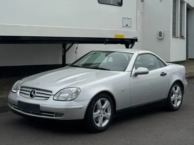 Gebraucht Mercedes SLK230 197 PS (144 kW) 1997 Silber Cabrio