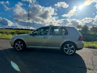 Gebraucht VW Golf IV 116 PS (85 kW) 2001 Silber Kleinwagen