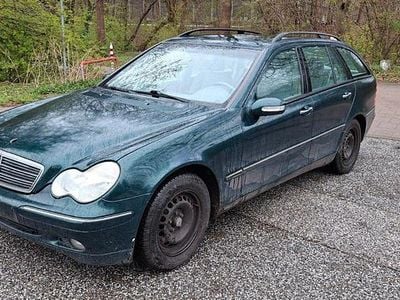 Gebraucht Mercedes C180 Elegance 129 PS (94 kW) 2002 Grün Kombi