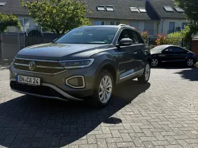Usata VW T-Roc 150 CV (110 kW) 2022 Grigio SUV