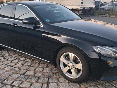 Gebraucht Mercedes E220 194 PS (142 kW) 2016 Schwarz Limousine