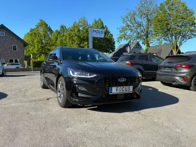 Gebraucht Ford Focus ST-Line X 125 PS (91 kW) 2023 Schwarz Limousine