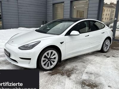 Weiß Gebraucht 2022 Tesla Model 3 Standard Range Limousine | 28.300 € (Fairer Preis)