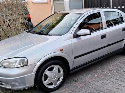 Silber Gebraucht 1998 Opel Astra Limousine | 1.699 € (Teuer)