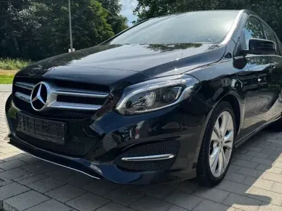 Gebraucht Mercedes B180 136 PS (100 kW) 2018 Schwarz Kleinwagen