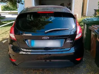 Gebraucht Ford Fiesta Trend 75 PS (55 kW) 2013 Schwarz Limousine