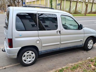 Gebraucht Citroën Berlingo 109 PS (80 kW) 2002 Silber Van / Kleinbus