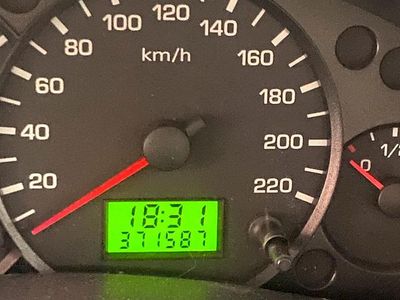 Gebraucht Ford Tourneo Connect 90 PS (66 kW) 2007 Silber Van / Kleinbus