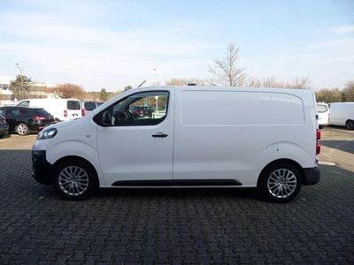 Second-hand Opel Vivaro Edition 120 CP (88 kW) 2021 Alb Monovolum