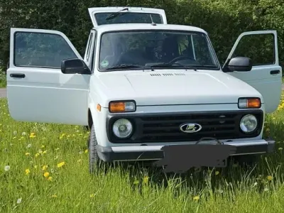 Gebraucht Lada niva 83 PS (61 kW) 2021 Weiß SUV