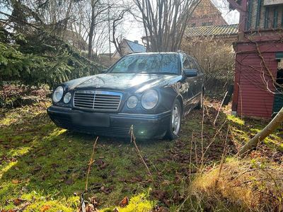 Gebraucht Mercedes 300 Avantgarde 177 PS (130 kW) 1997 Grün Kombi