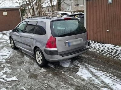 Silber Gebraucht 2006 Peugeot 307 Kombi | 1.150 €