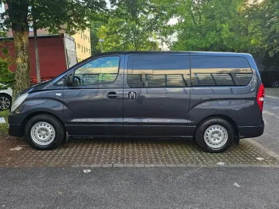 Gebraucht Hyundai H-1 170 PS (125 kW) 2014 Blau Van / Kleinbus