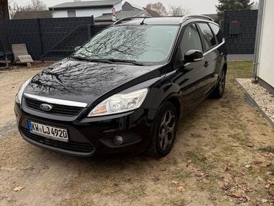 Schwarz Gebraucht 2010 Ford Focus Titanium Kombi | 2.500 € (Guter Preis)