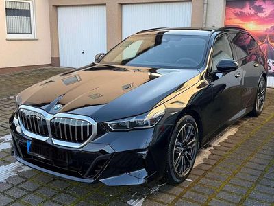 Neu BMW 520 Comfort Edition 208 PS (152 kW) 2025 Schwarz Kombi