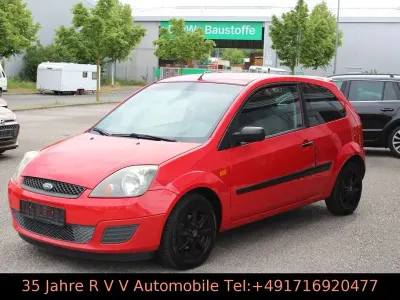 Gebraucht Ford Fiesta Ambiente 69 PS (50 kW) 2006 Rot Kleinwagen