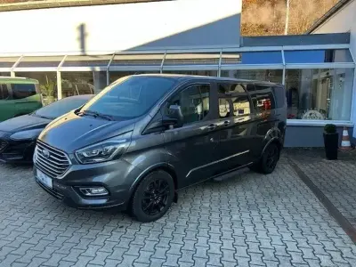 Gebraucht Ford Tourneo Custom Titanium 136 PS (100 kW) 2021 Grau Van