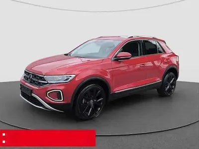 Gebraucht VW T-Roc Style 150 PS (110 kW) 2023 Rot metallic SUV