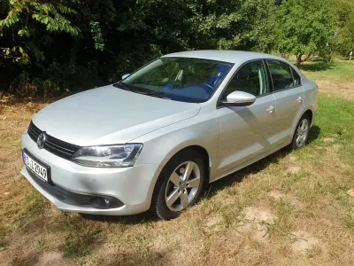Gebraucht VW Jetta Trendline 105 PS (77 kW) 2011 Silber Limousine